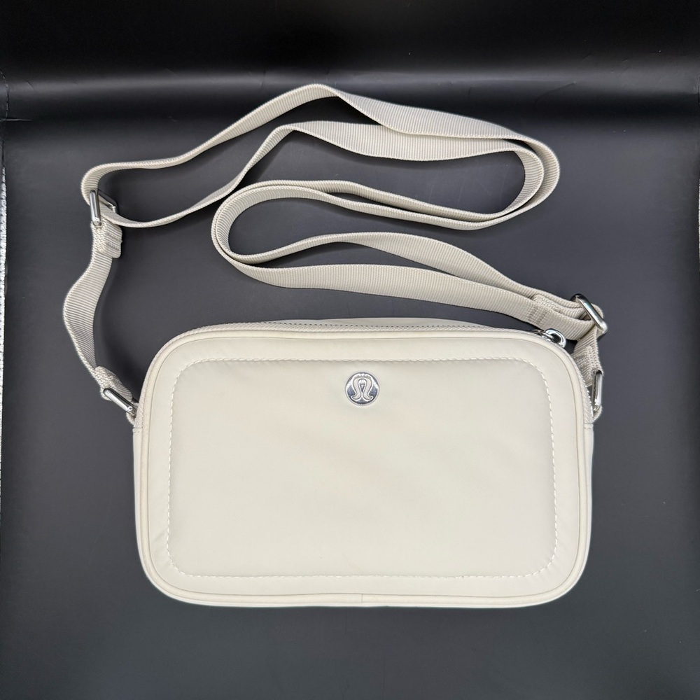 Lululemon Crossbody Camera Bag 2L